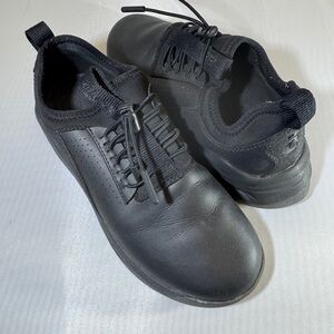 Clove Shoes Womens Size 7 Black Slip On Nursing Sneakers Comfort Workwear
